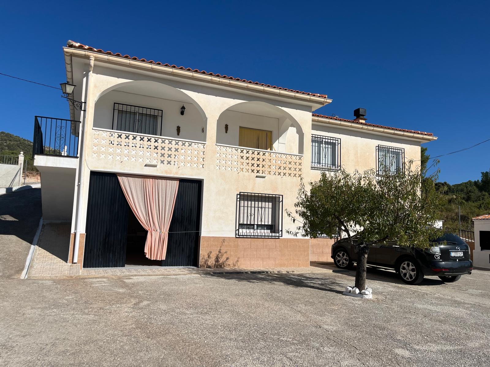 CHALET JUNTO AL PANTANO