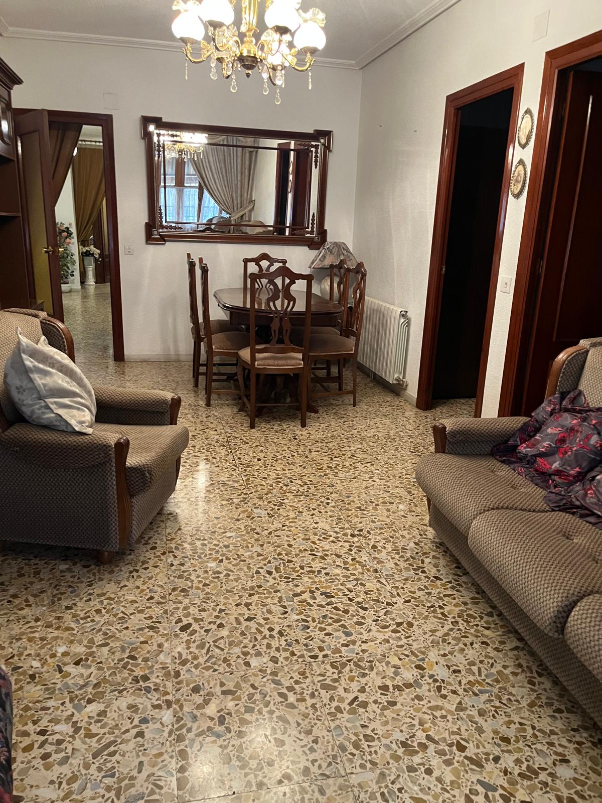 PISO CÉNTRICO EN HUÉSCAR