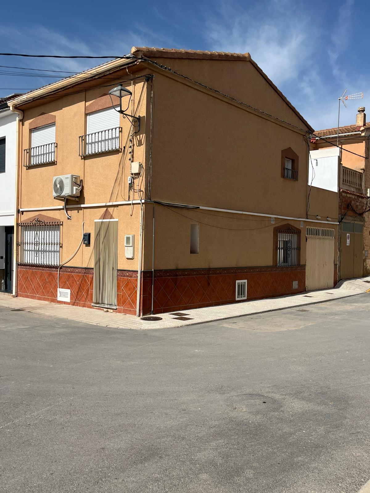 CASA REFORMADA EN HUÉSCAR